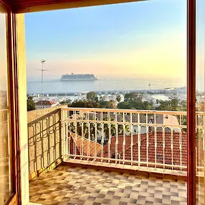 Bilocale Vista Mare Con Posto Auto Privato Incluso Appartamento